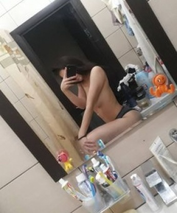 Позволь себе окунуться в мир незабываемых наслаждений со мной. Я создам атмосферу полного релакса и комфорта. Мои услуги нацелены на удовлетворение твоих самых сокровенных желаний. Будь уверен, мы проведем время, о котором ты давно мечтал 😏. Я обладательница красивых изюминок и ухоженного тела, о чем говорят мои довольные клиенты. Встречи со мной - это настоящий праздник наслаждений! Фото - мои, не ретушированные, так что ты точно узнаешь меня. Жду звонка, чтобы сделать твои фантазии реальностью. Когда увидишь меня, ты захочешь еще и еще... Не забудь, я живу в Москве, поэтому лови момент и приезжай в гости ко мне в Москву, милый 😘. Татьяна